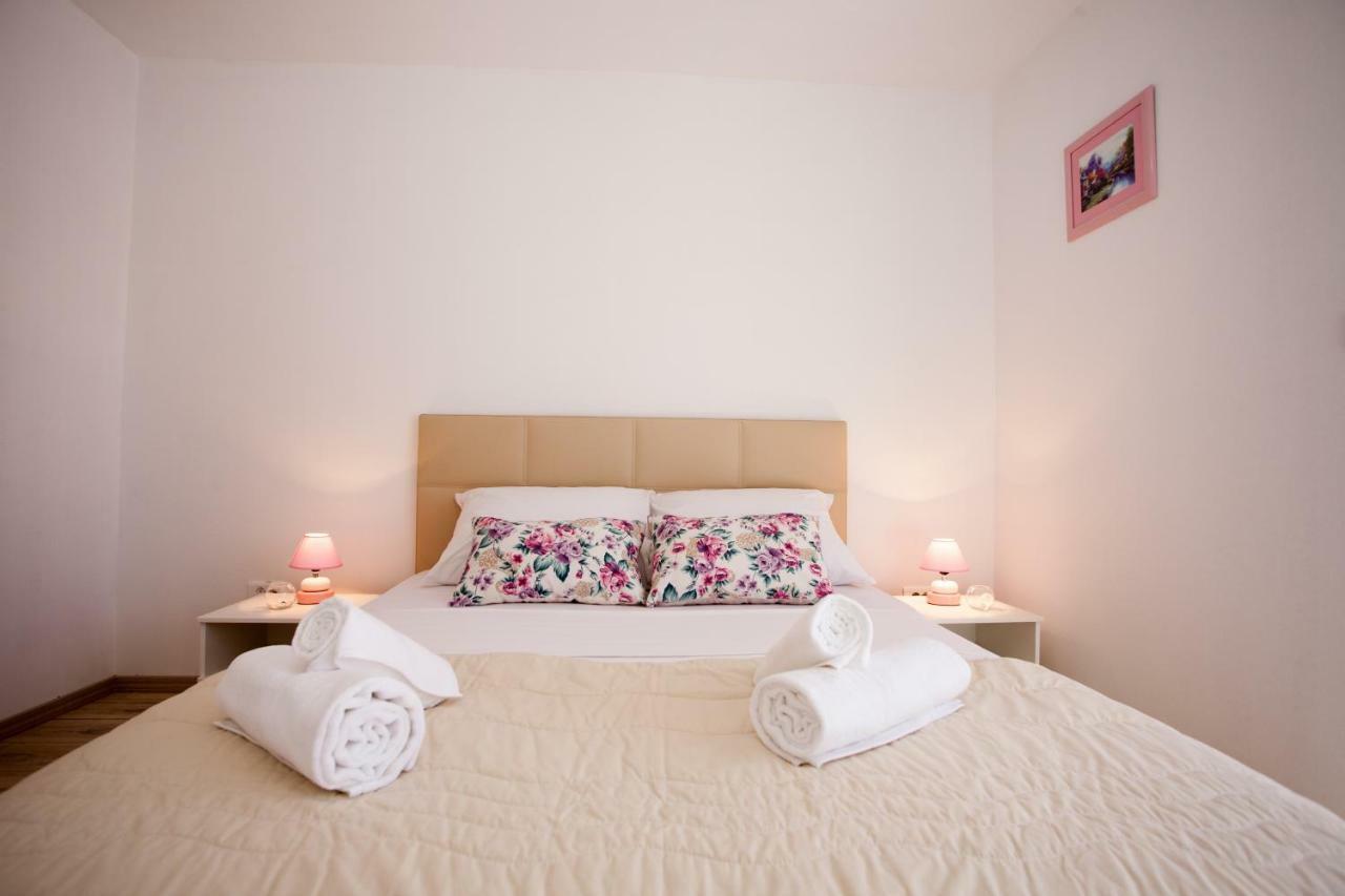 Apartments Mia 4&5 Baška Voda Extérieur photo