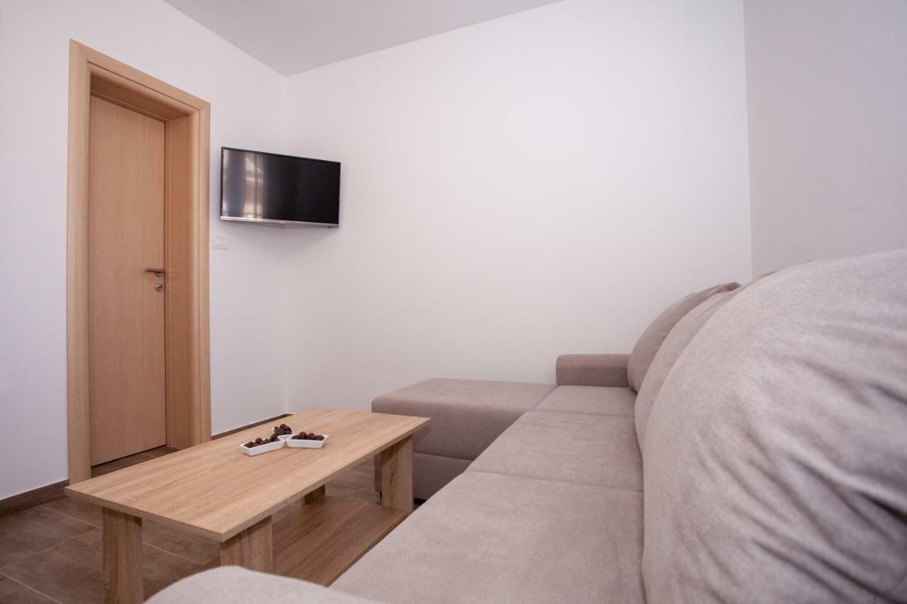 Apartments Mia 4&5 Baška Voda Extérieur photo