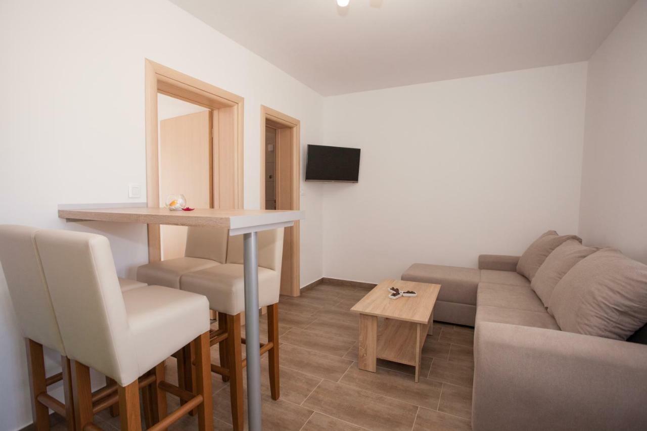 Apartments Mia 4&5 Baška Voda Extérieur photo