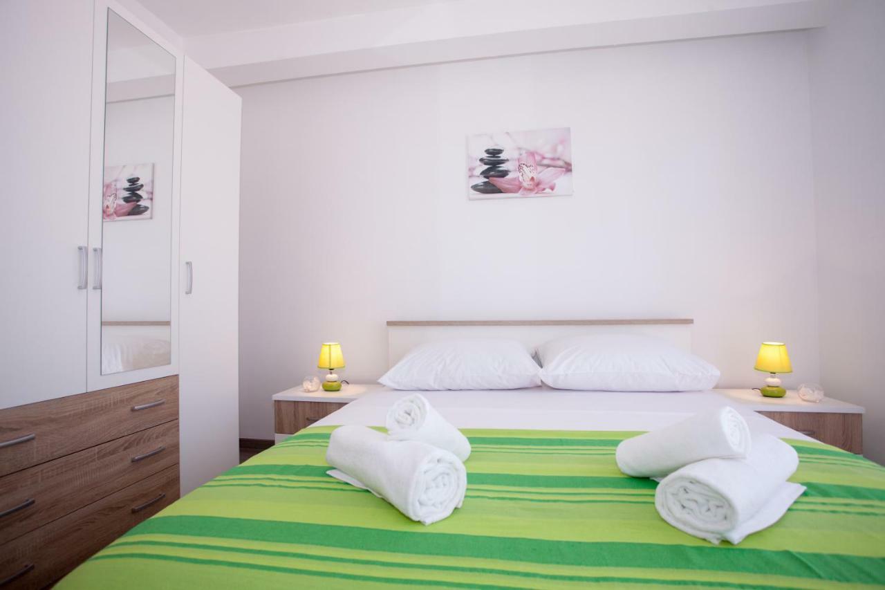 Apartments Mia 4&5 Baška Voda Extérieur photo